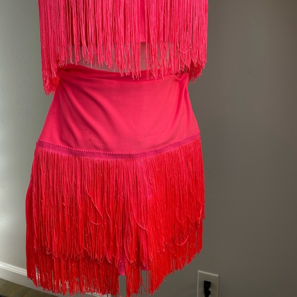 Two piece halter and shorts with fringe all pink - Picture 7 of 7